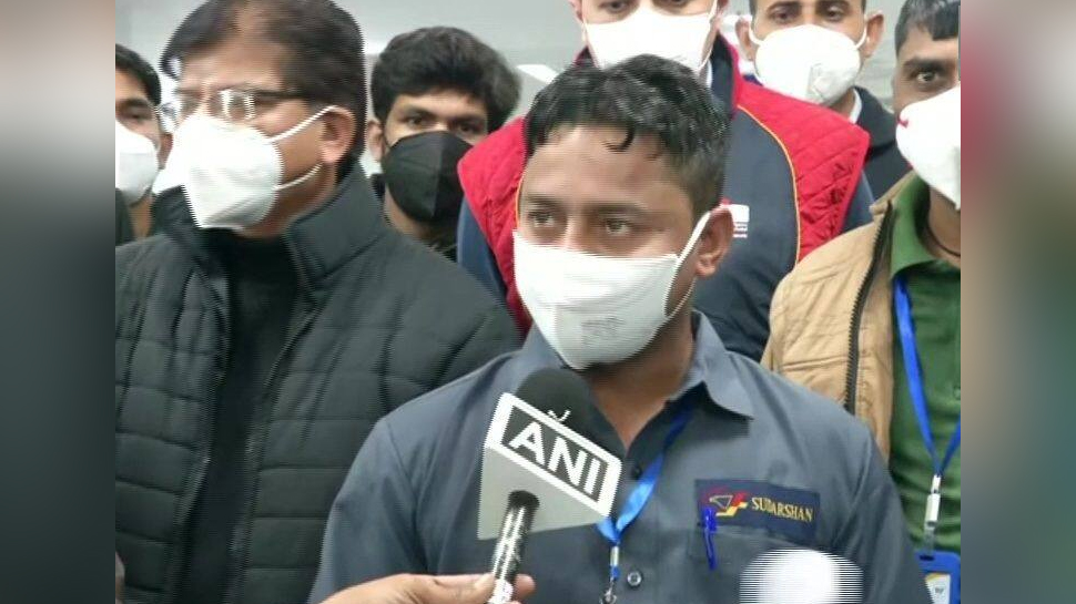 मिलिए वैक्सीन का पहला टीका लगवाने वाले मनीष कुमार से और देखिए देश के प्रति जज्बा मिलिए वैक्सीन का पहला टीका लगवाने वाले मनीष कुमार से और देखिए देश के प्रति जज्बा
