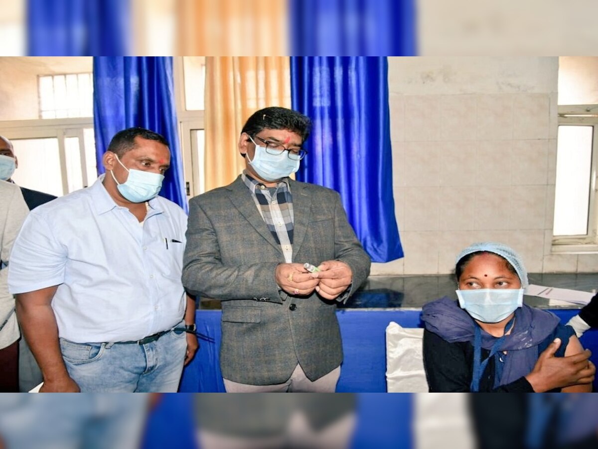 मुख्यमंत्री हेमंत सोरेन ने राजधानी रांची में टीकाकरण अभियान की शुरुआत की