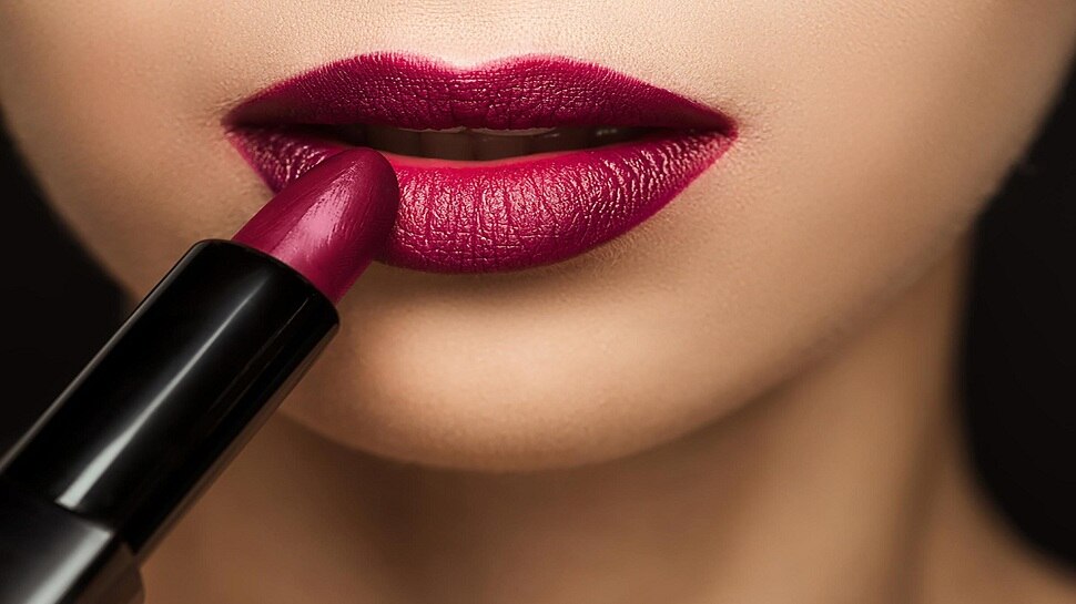 signs to understand lipstick expiry date क्या आपको पता है Lipstick की
