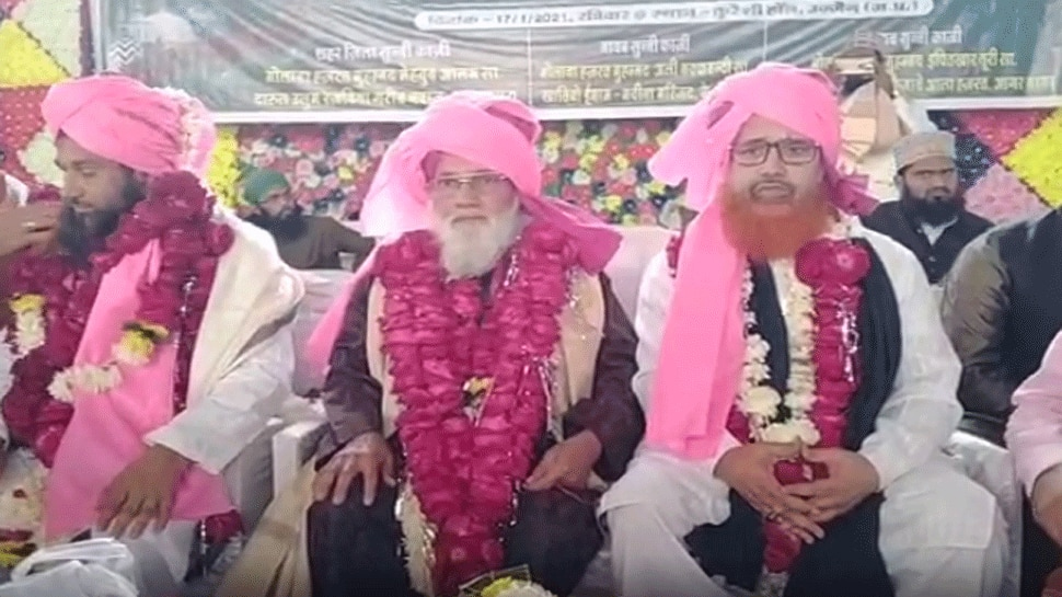 वैक्सीन को लेकर मुस्लिम धर्मगुरु का बेतुका बयान, कहा- फतवा जारी होग तब लगाएंगे टीका वैक्सीन को लेकर मुस्लिम धर्मगुरु का बेतुका बयान, कहा- फतवा जारी होग तब लगाएंगे टीका