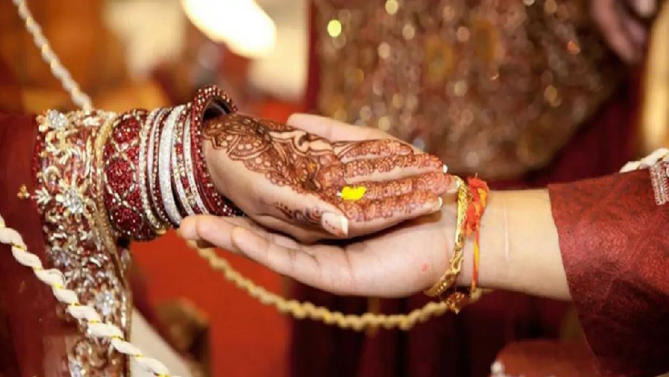 समस्तीपुर: नाबालिग प्रेमी जोड़े पर पंचायत ने थोपा तुगलकी फरमान, जबरन कराया पकड़ौवा विवाह