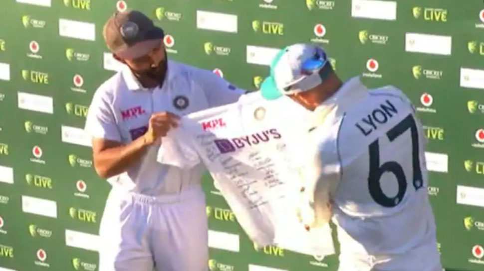 India vs australia 4th test: Ajinkya Rahane gifts Nathan Lyon indian jersey as he played his 100th test match | India vs Australia: Ajinkya Rahane ने मैच के बाद Nathan Lyon को