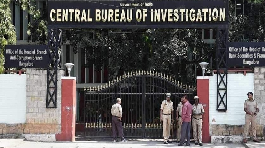 CBI ने अपने ही रिश्वतखोर अफसरों पर कसा शिकंजा, किया गिरफ्तार