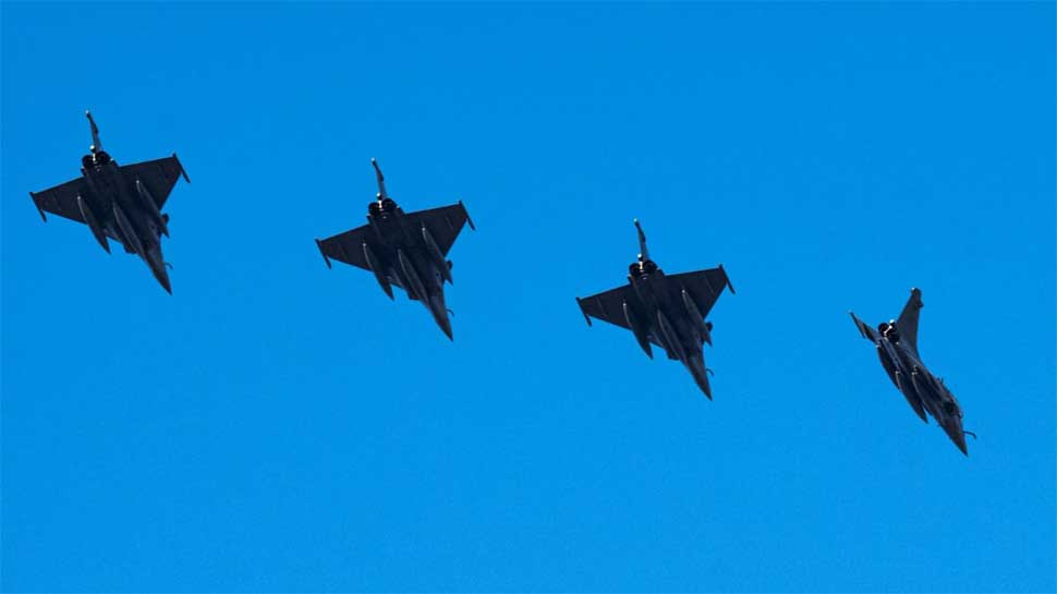 सुखोई और मिराज ने भी किया शक्ति प्रदर्शन Sukhoi and Miraj also shows power