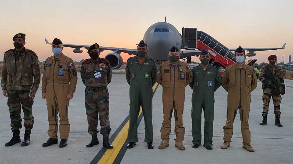 सीडीएस बिपिन रावत ने राफेल में भरी उड़ान CDS Bipin Rawat flew in Rafale