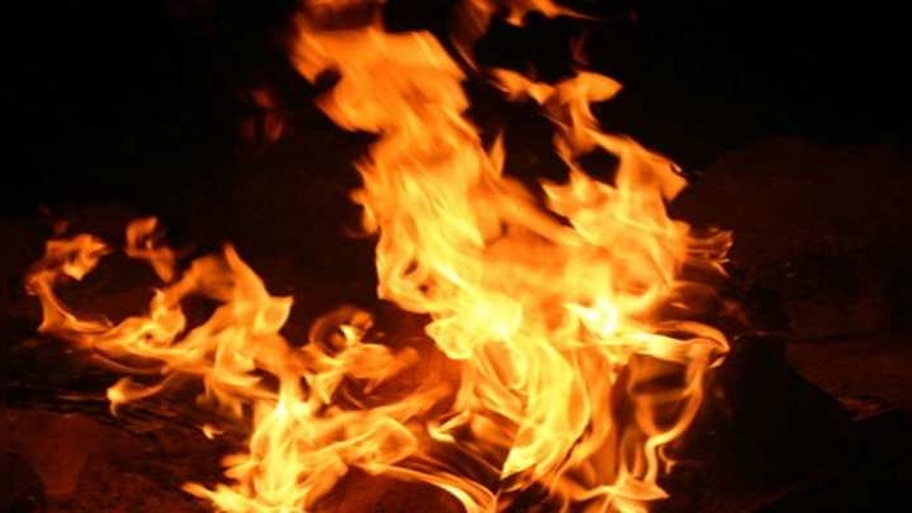 बेटी की लाश मांगता रहा परिवार, अस्पताल से सीधे श्मशान घाट ले गई पुलिस
