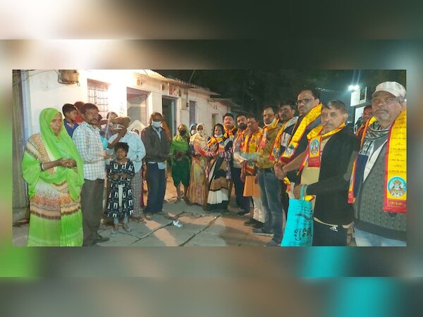 बस्ती के लोगों ने राम मंदिर के लिए किया दान