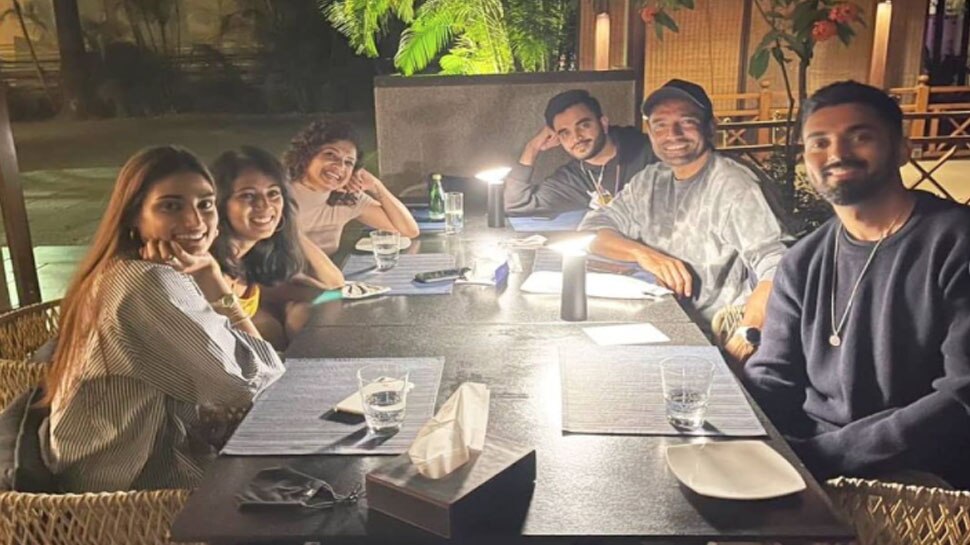 डिनर पर साथ में पहुंचे अथिया शेट्टी और केएल राहुल KL Rahul and Athiya Shetty