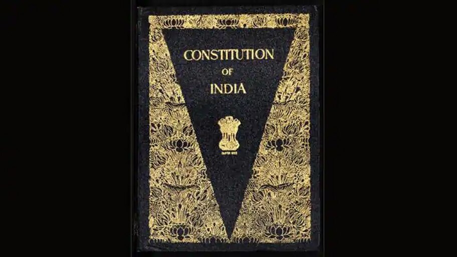 जानिए कौन हैं वो 15 महिलाएं जिन्होंने संविधान निर्माण में निभाया था अहम किरदार