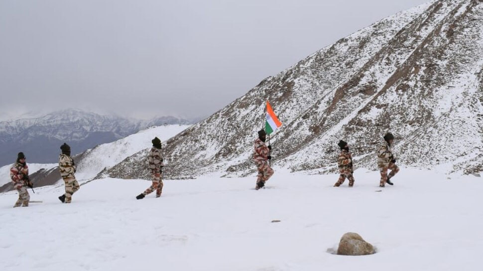 ITBP Republic Day 2021 march on frozen water with tricolour at 17000 feet