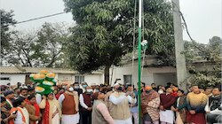 BJP प्रदेश अध्यक्ष ने फहराया झंडा,कहा- गणतंत्र में सदन के नियमों को सबको मानना चाहिए