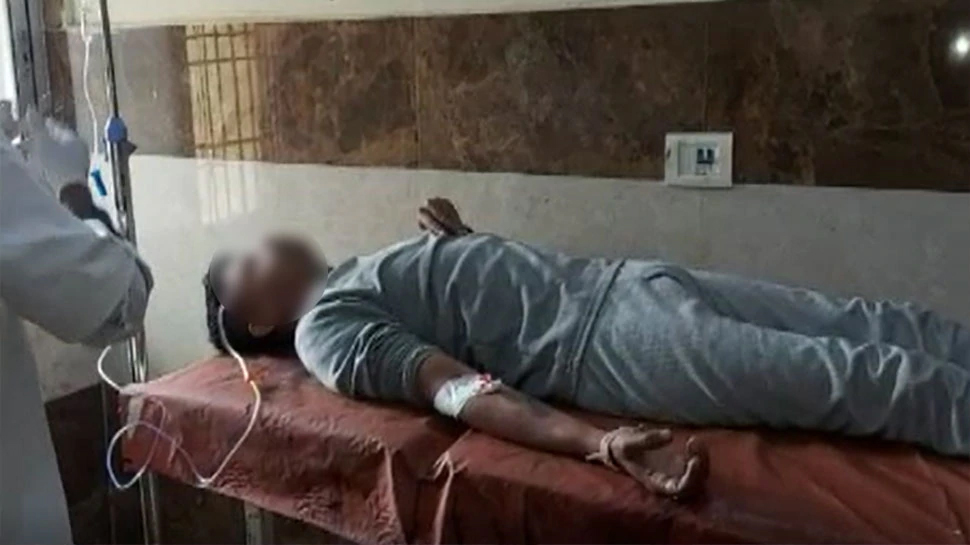 26 जनवरी पर महिलाओं से पिटाई के बाद कांग्रेस नेता ने खाया जहर, कहा- सच की होगी जीत 26 जनवरी पर महिलाओं से पिटाई के बाद कांग्रेस नेता ने खाया जहर, कहा- सच की होगी जीत