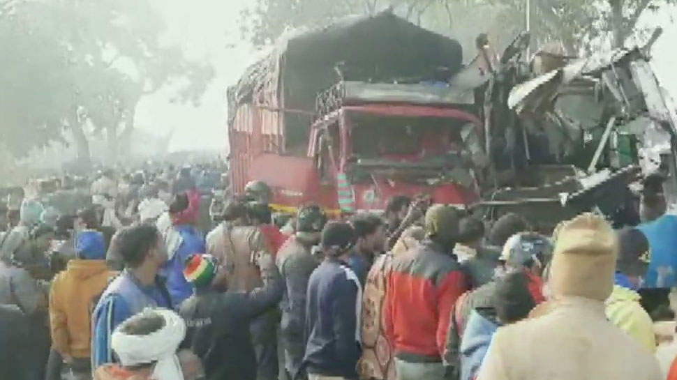 UP के Moradabad में मिनी बस और कैंटर ट्रक में टक्कर, 10 की मौत; 10 घायल UP के Moradabad में मिनी बस और कैंटर ट्रक में टक्कर, 10 की मौत; 10 घायल