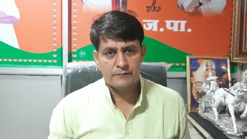 Jaipur News: आयुष्मान भारत महात्मा गांधी स्वास्थ्य योजना शुरू, BJP ने सरकार पर बोला हमला Jaipur News: आयुष्मान भारत महात्मा गांधी स्वास्थ्य योजना शुरू, BJP ने सरकार पर बोला हमला