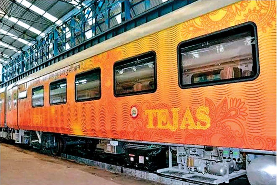 Indian Railway: 10 महीने बाद पटरी पर लौटी तेजस एक्सप्रेस, जानें कितना है किराया