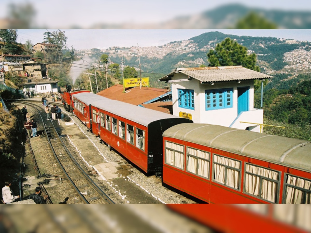 कालका-शिमला रूट पर चलने वाली ट्रेन (फाइल फोटो)