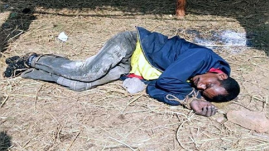 रिश्ता शर्मसार: बेटे ने किया मां का कत्ल, घर में ही लाश को लगाई आग और पकाया मुर्गा!