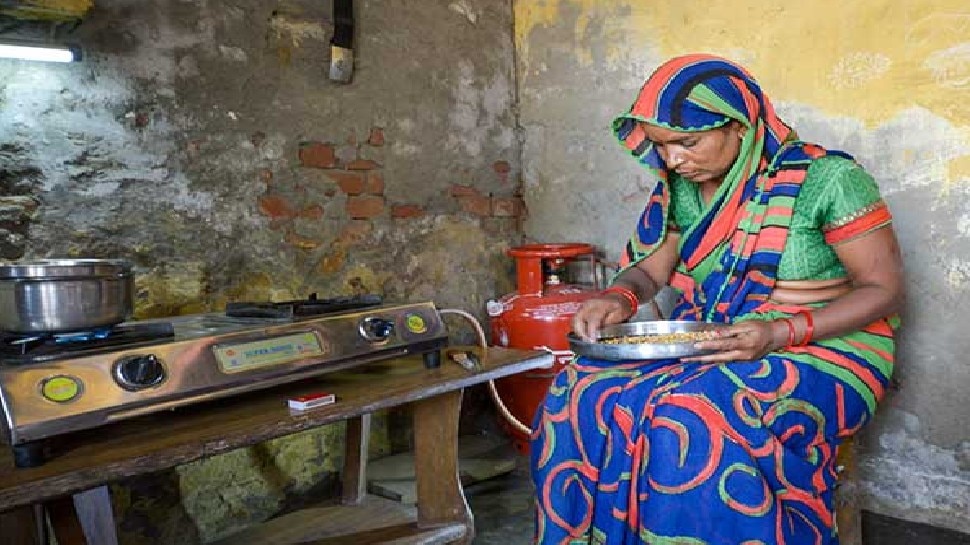 उज्ज्वला स्कीम में 1 करोड़ लोग जोड़े जाएंगे 1 crore to be added in Ujjwala Yojana
