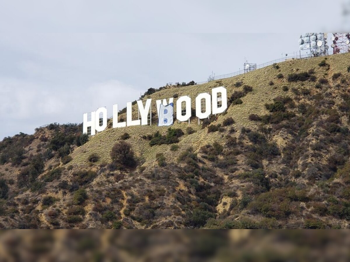 Hollywood or Hollyboob? हॉलीवुड के साइन में बदलाव, जानिए वजह