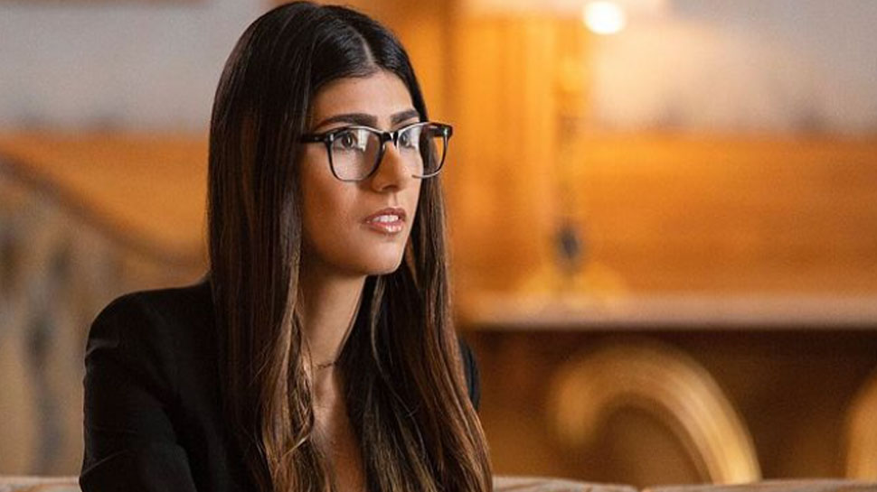 Amid farmers' protest, Mia Khalifa asked why 'Mrs Jonas', a reference to Priyanka Chopra Jonas, remained silent about ongoing agitation. 