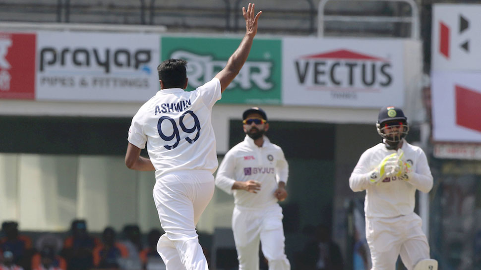 बर्न्स को भेजा पवेलियन Rory Burns out Ashwin Ball