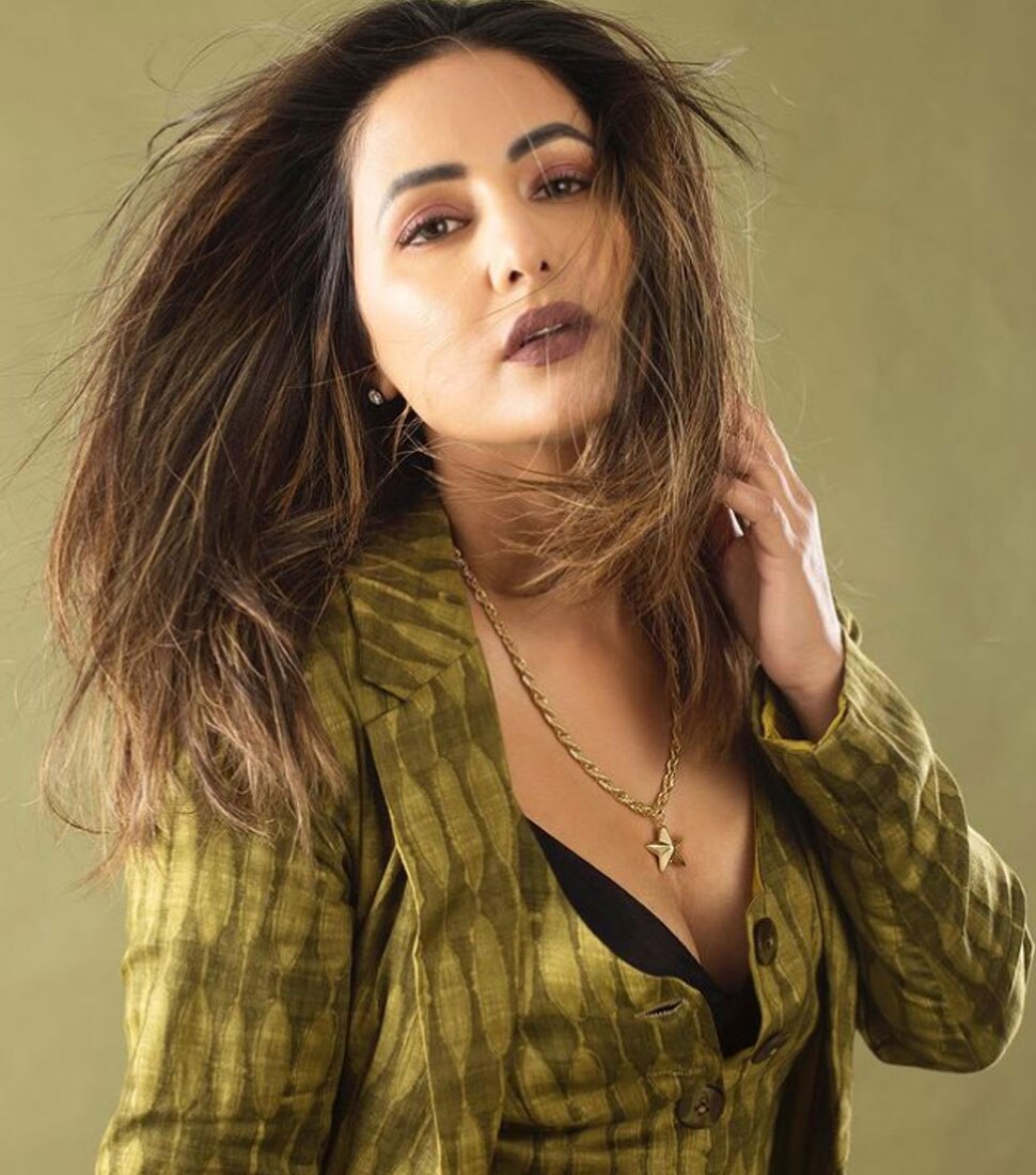 Hina Khan Photos