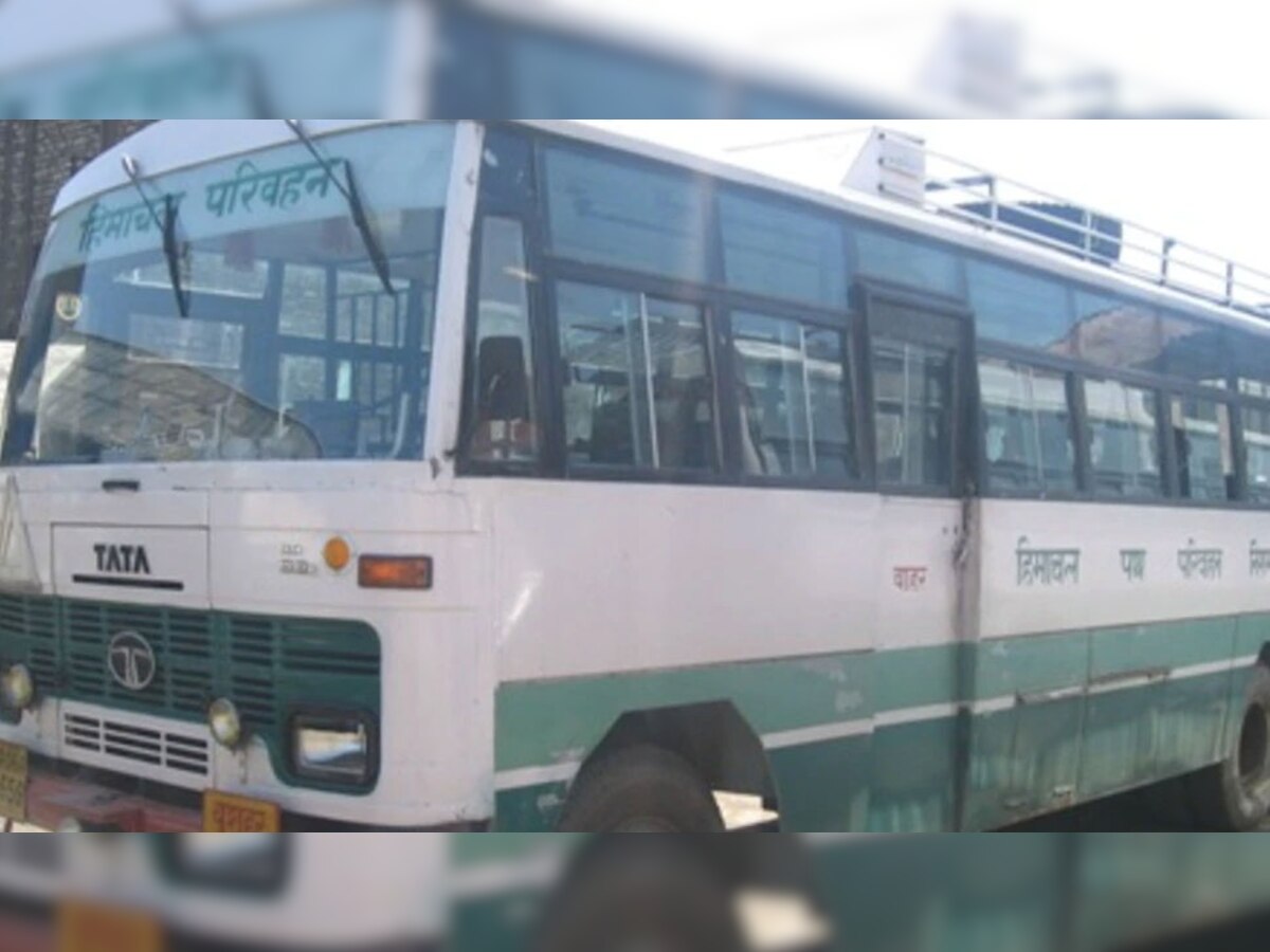 (Himachal Pradesh Road Transport Corporation) के बस चालक की सुझबूझ से यात्रियों की जान बच गई 