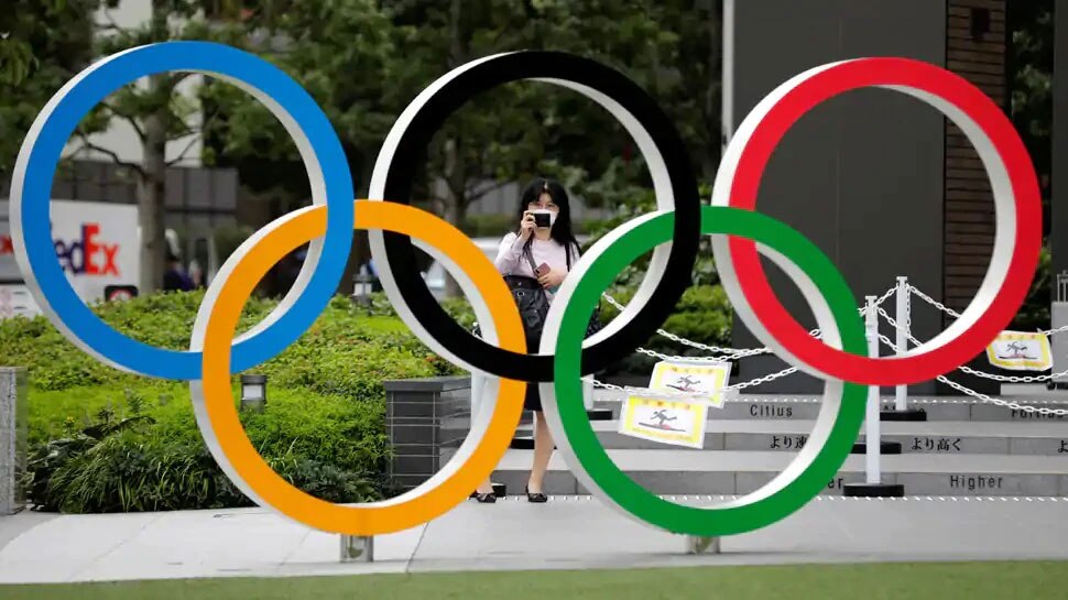 Tokyo Olympic: हाथ नहीं मिला सकते लेकिन फिर भी बांटे जाएंगे 1.50 लाख Condoms, जानिए सारे नियम