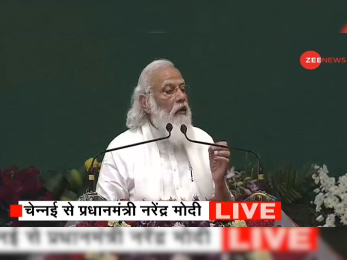 प्रधानमंत्री नरेंद्र मोदी ने भारतीय सेना को सौंपे 118 अर्जुन टैंक | फोटो साभार: ANI