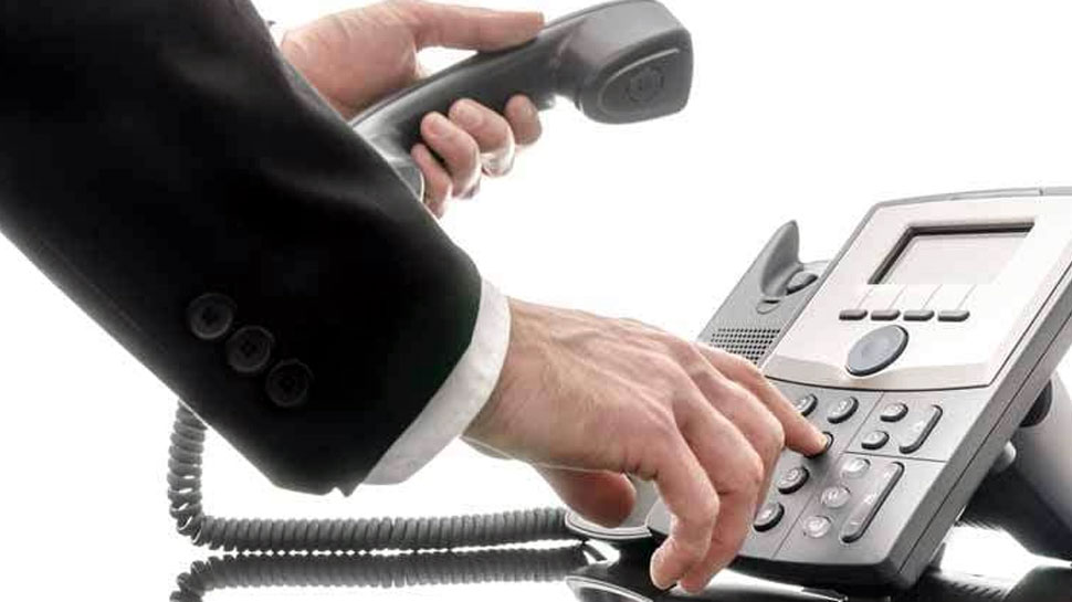 एक कॉल से भी हो सकता है काम Aadhaar Card link by phone call