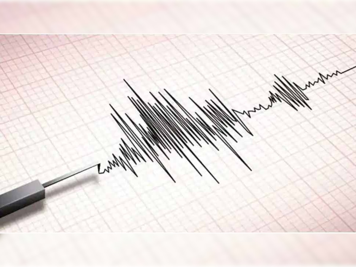 दुनियाभर में 72 घंटों में 3 बड़े झटकों के बाद किसी बड़ी अनहोनी के कयास लग रहे हैं...