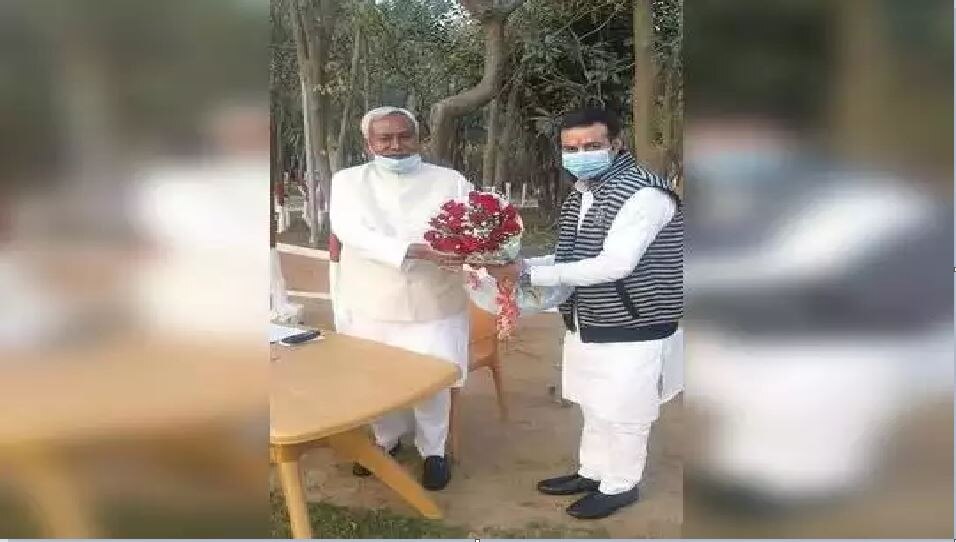 LJP MP ने की CM नीतीश से मुलाकात, JDU ने चिराग पर ली चुटकी, कहा- किसी को करारा जवाब मिला है
