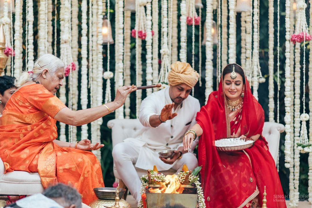 परफेक्ट ब्राइड अटायर dia mirza wedding inside photos