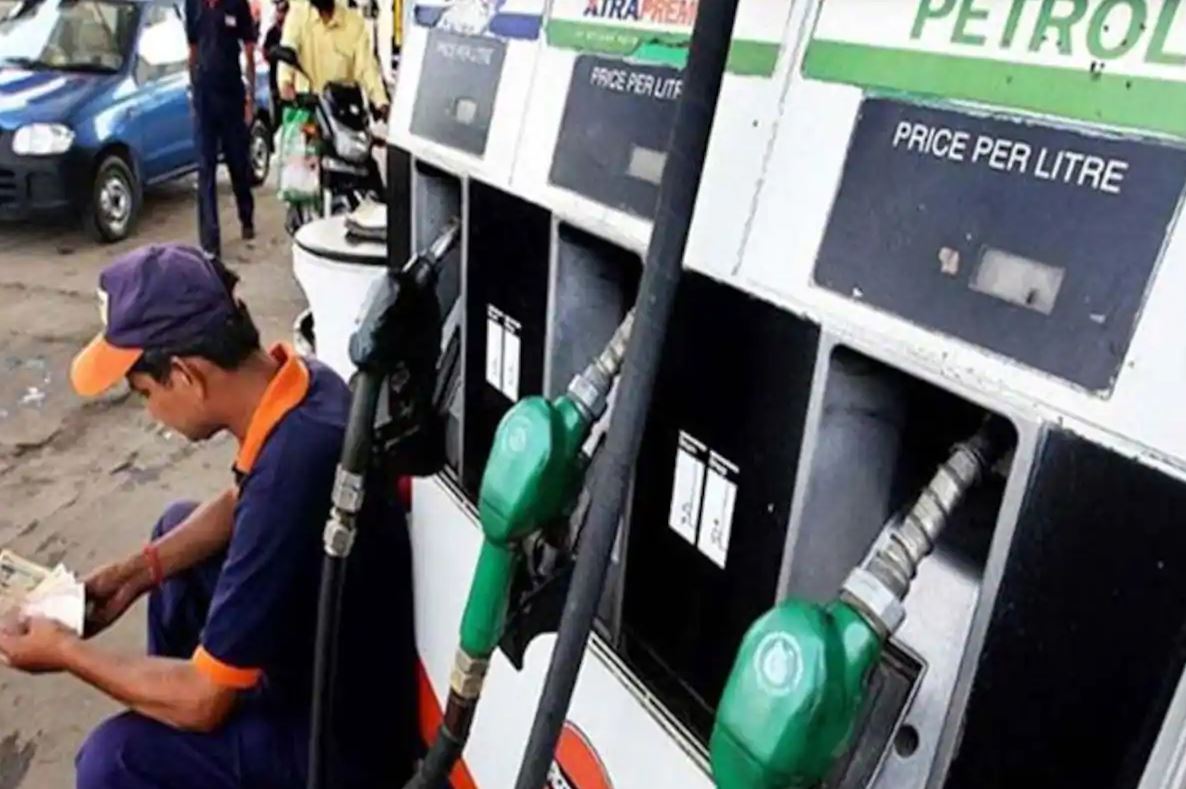 Petrol Price: आम-आदमी की जेब पर मार, पेट्रोल-डीजल की कीमतों में फिर इजाफा