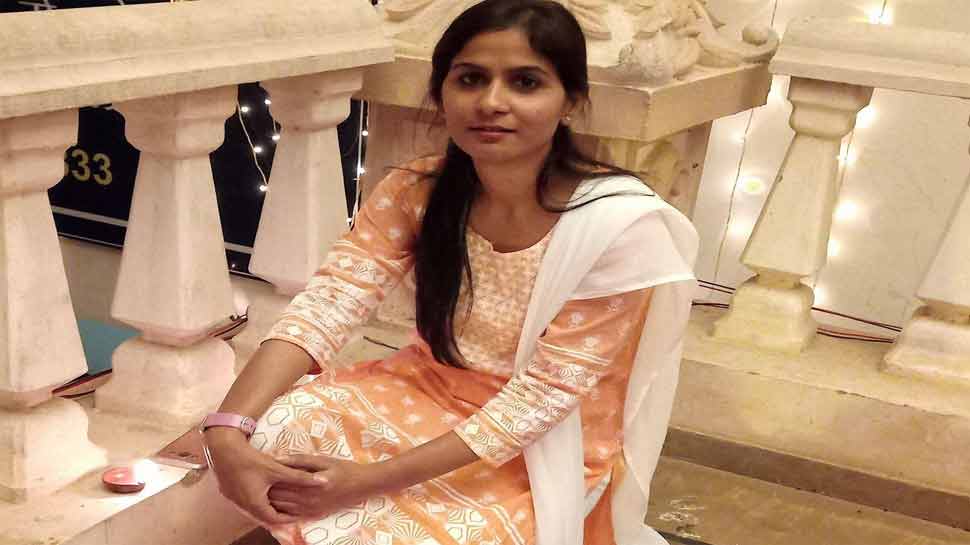 Ras Officer Pinki Meena Married To Rjs Officer Narendra After Intrim Bail In Dausa Bribe Case Rajasthan 10 à¤² à¤– à¤° à¤ªà¤¯ à¤˜ à¤¸ à¤• à¤†à¤° à¤ª Sdm à¤• à¤œà¤œ à¤¸ à¤¹ à¤ˆ à¤¶ à¤¦ à¤µ à¤¡ à¤— à¤•