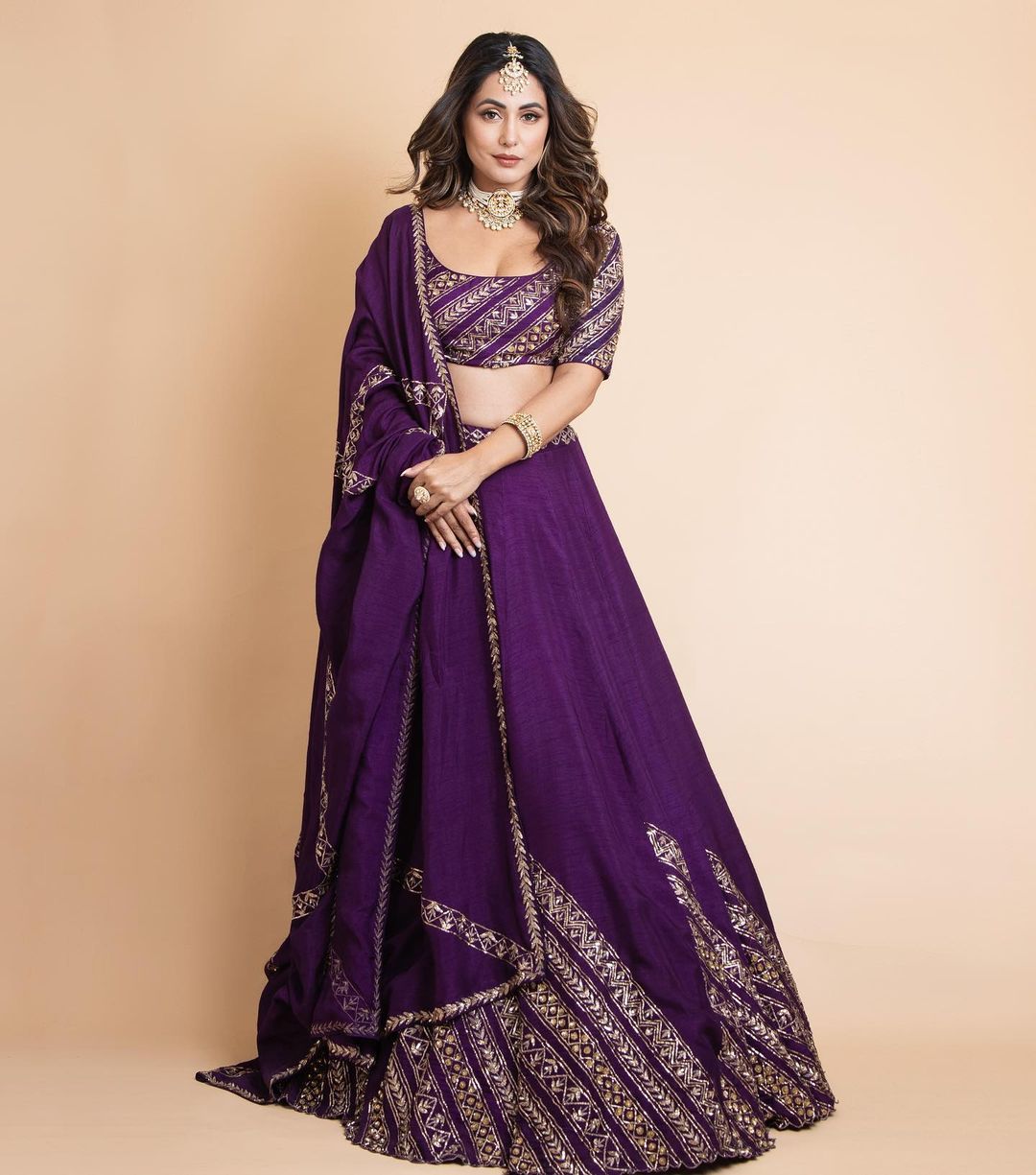 Hina Khans wear 96,000 rupee purple lehenga and looks stunning | Hina ...