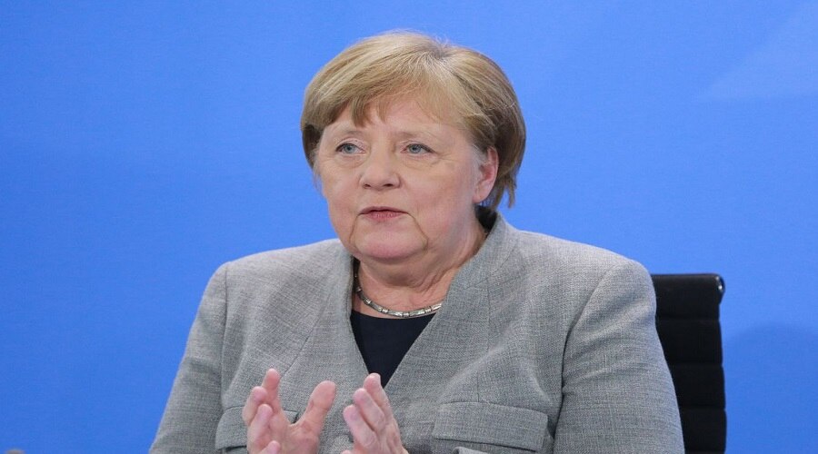 Viral Video: जर्मन चांसलर Angela Merkel ने नहीं पहना मास्क, याद आने पर दिया ऐसा रिएक्शन