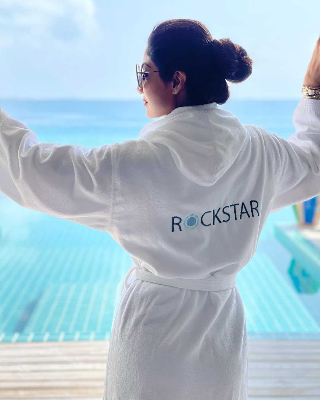 शिल्पा का बाथरोब लुक Shilpa Shetty raj kundra maldives vacation