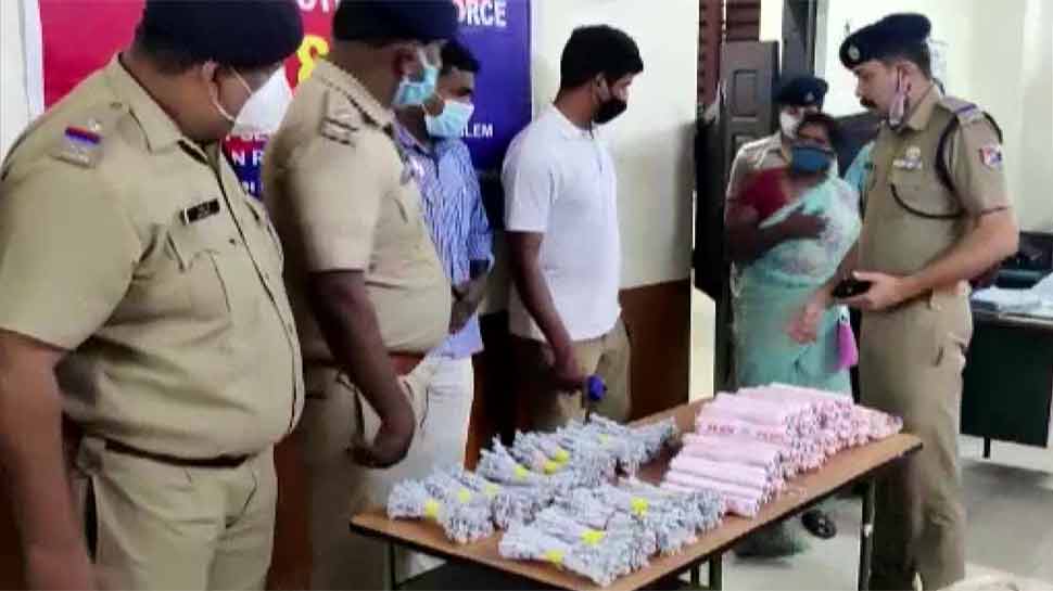 Kerala: कोझिकोड़ में ट्रेन से जिलेटिन की 100 छड़ें और 350 डेटोनेटर बरामद, महिला आरोपी से पूछताछ जारी