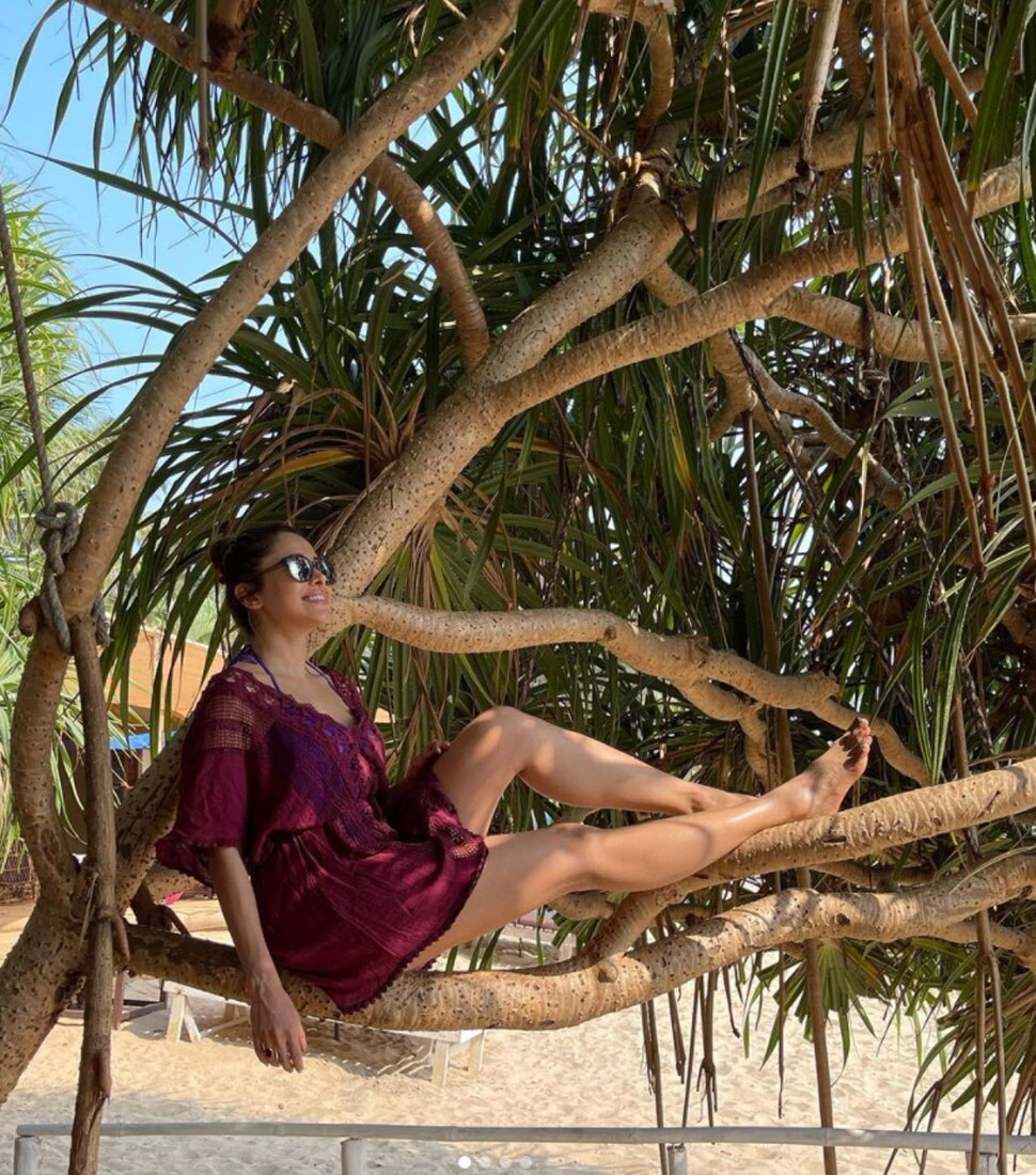 फैंस को हुई फिक्र Nushrratt Bharuccha Photos
