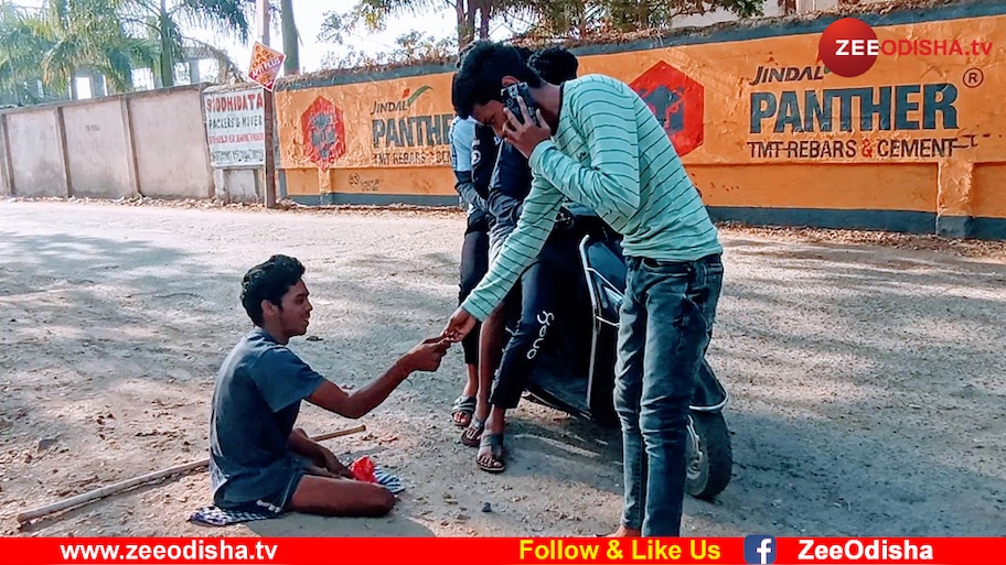 ହାରିନାହାନ୍ତି ଲମ୍ବୋଦର, ଭିକ୍ଷା ବୃତ୍ତି କରି ପୋଷୁଛନ୍ତି କୁଟୁମ୍ବ