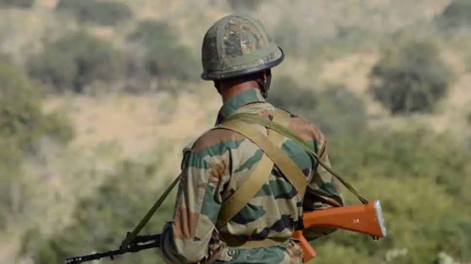Srinagar: सेना के अधिकारी ने सर्विस राइफल से खुद को मारी गोली, मौके पर ही हुई मौत