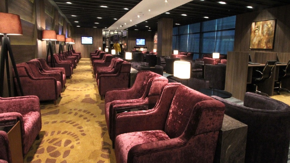एयरपोर्ट लाउंज चार्ज lounge charge at airport
