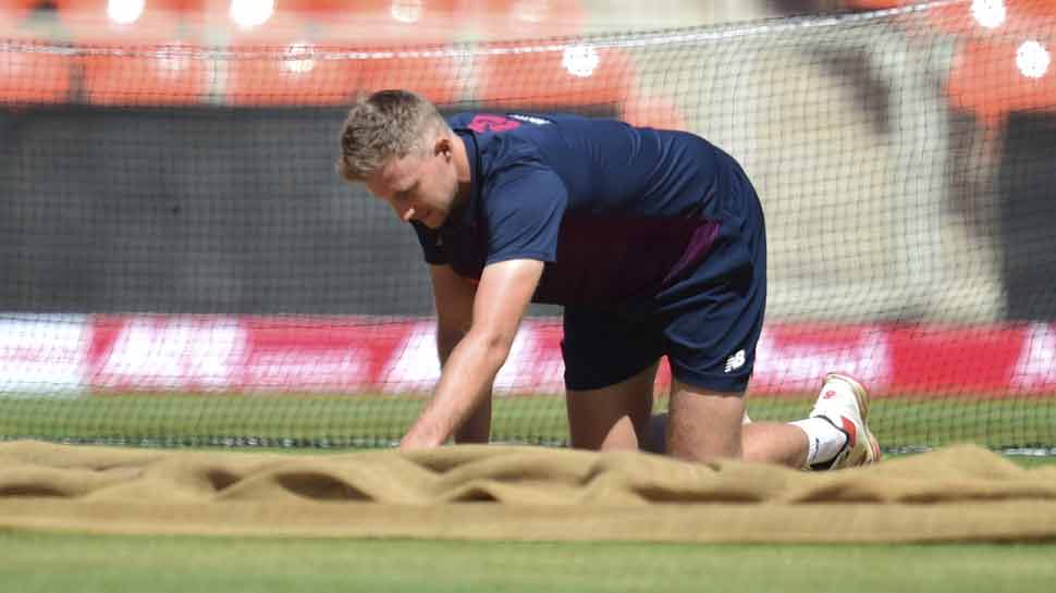 IND vs ENG: Joe Root inspects the pitch said Pitch looks ...