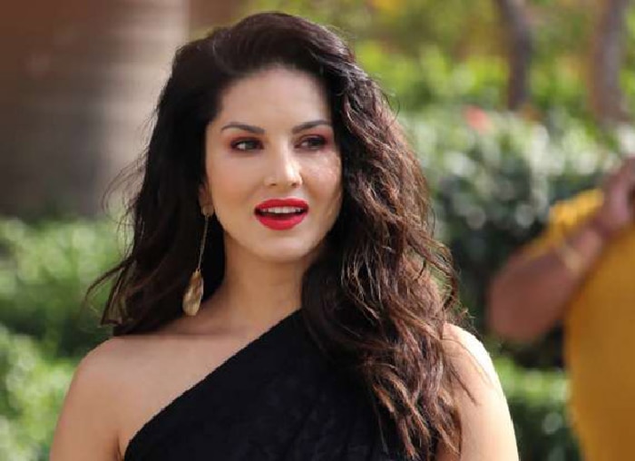 मीका सिंह ने ढूंढी Sunny Leone की हमशक्ल