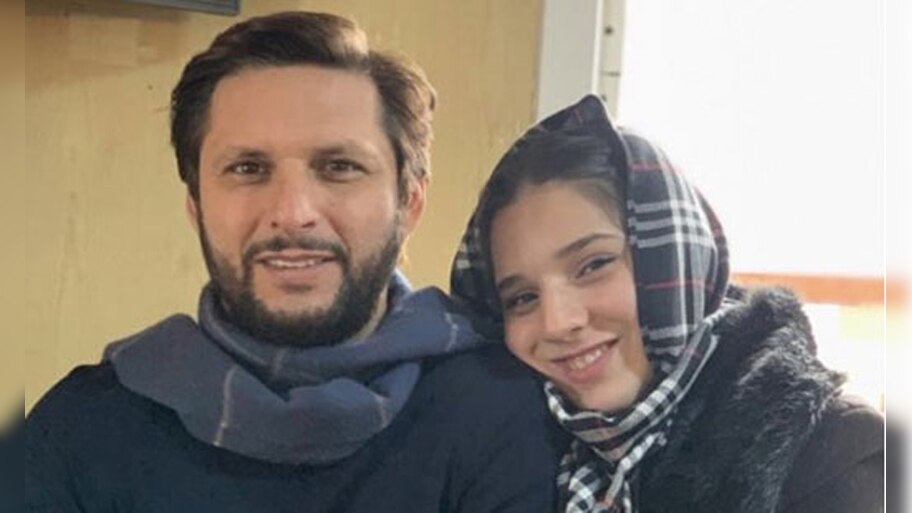 इस क्रिकेटर के हाथ में बेटी का हाथ सौंपने जा रहे हैं Shahid Afirdi? किया यह ट्वीट