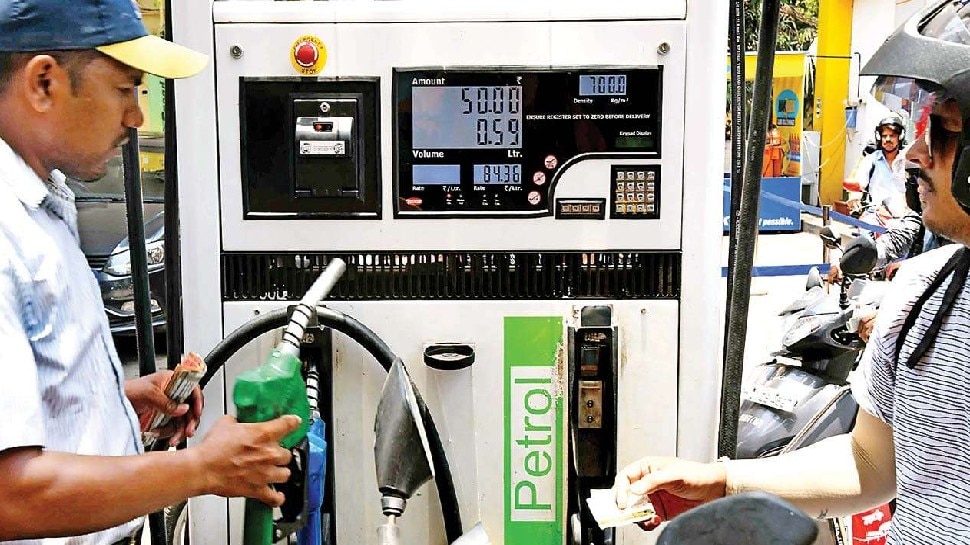 Petrol Price Today 12 March 2021 Updates: Petrol and diesel prices unchanged 13th day in a row, Crude inching towards 70 dollar | Petrol Price Today 12 March 2021 Updates: पेट्रोल-डीजल की