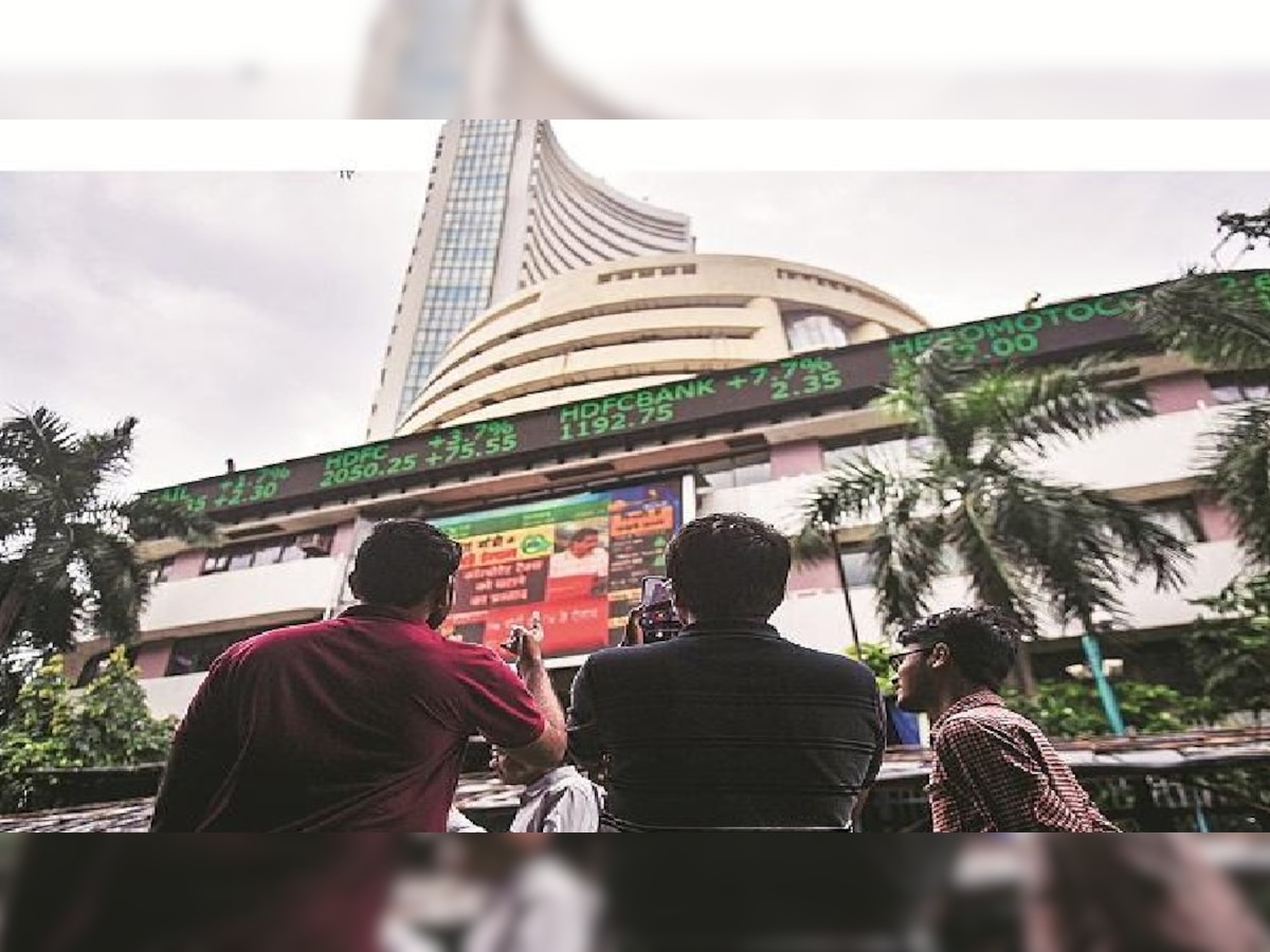 ऊपरी स्तरों से Sensex 1000 अंक टूटकर बंद