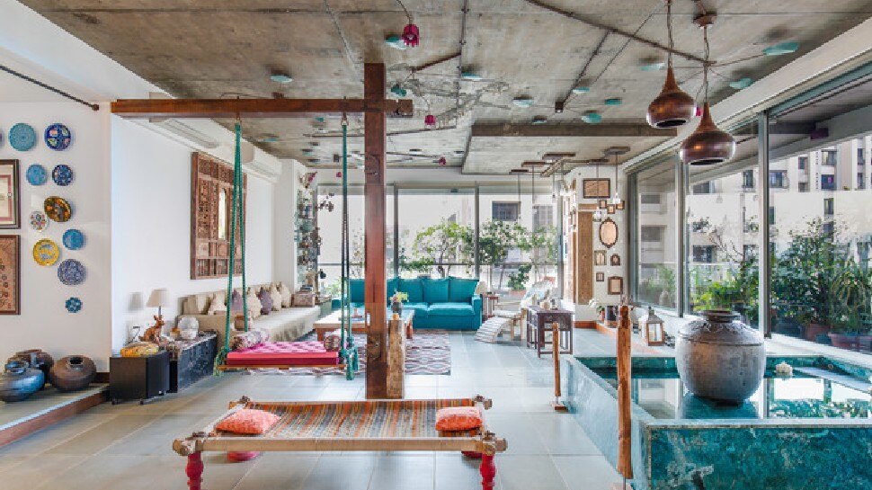 घर के अंदर मॉडर्न गांव modern village in Irrfan Khan house