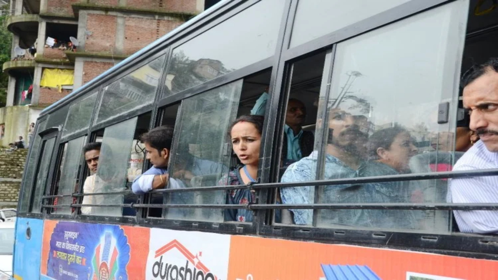 ଯେଉଁଠାରେ ଯାତ୍ରୀ ଦେଖାଇବେ ହାତ, ଡ୍ରାଇଭରଙ୍କୁ ସେଠାରେ ରୋକିବାକୁ ହେବ ବସ୍ ଯେଉଁଠାରେ ଯାତ୍ରୀ ଦେଖାଇବେ ହାତ, ଡ୍ରାଇଭରଙ୍କୁ ସେଠାରେ ରୋକିବାକୁ ହେବ ବସ୍